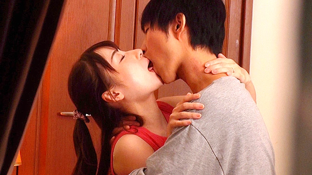 裏窓の人妻 覗かれた不倫情事 橋本れいか