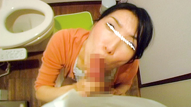 我慢汁と唾液まみれの人妻のフェラ＆手コキ