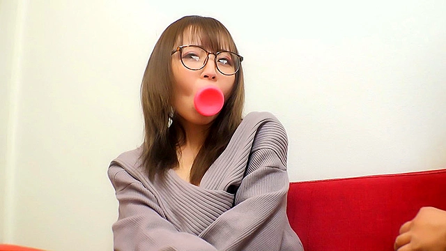 メガネ外したら「何も見えな～い」超ド近眼女子にエッチな悪戯 女友達にギン勃ちしちゃったボクはハメを外して生ハメ中出ししちゃってマジ気まZッ！！