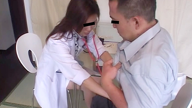 美人女医様の正体は患者をいじめる女王様でした！前編
