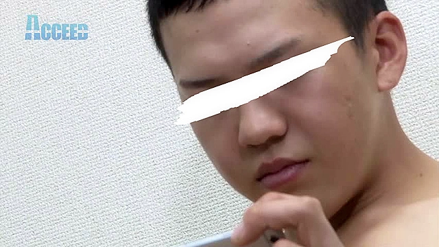 ヤンチャ系坊主少年亮輔秘蔵初撮りオナニー