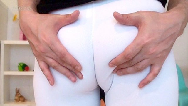 巨尻熟女のぴったりパンツ