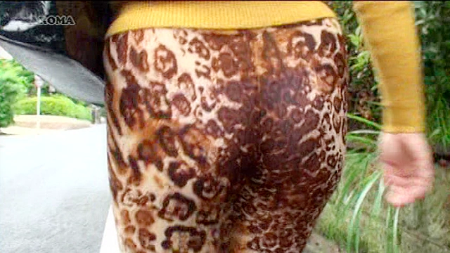 巨尻熟女のぴったりパンツ