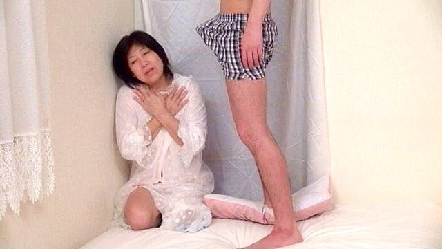 Neo近親相姦！！ お母さんのネグリジェ姿のオナニーを覗いてビンビンの僕。イキリ勃つチ●ポを見せつけ相互オナニーをしたら発情したお母さんにヤラれちゃいました！！ Vol.07