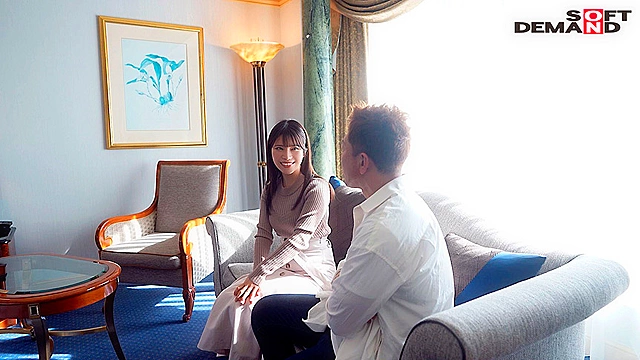 なんと恋愛経験ほぼなし！引っ込み思案な美人保育士さん 伊吹玲奈 28歳 AV DEBUT