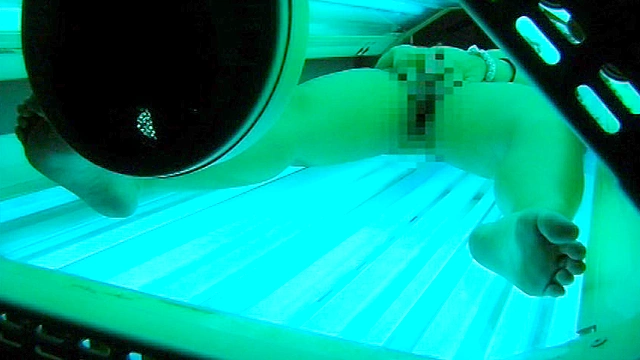 日焼けギャルの裸を○撮しようと思ったらオナニー映像が撮れちゃいました。4
