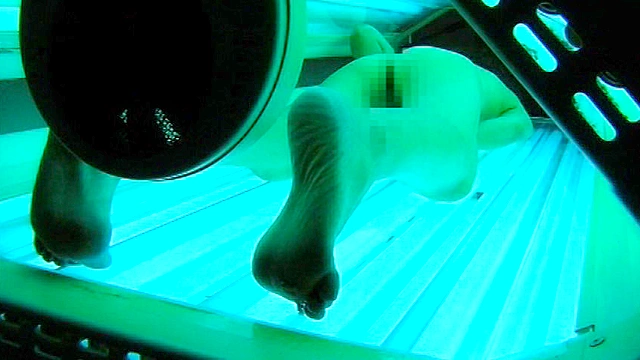 日焼けギャルの裸を○撮しようと思ったらオナニー映像が撮れちゃいました。4