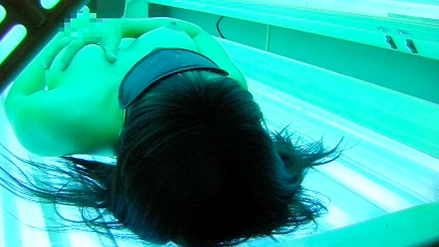 日焼けギャルの裸を○撮しようと思ったらオナニー映像が撮れちゃいました。4