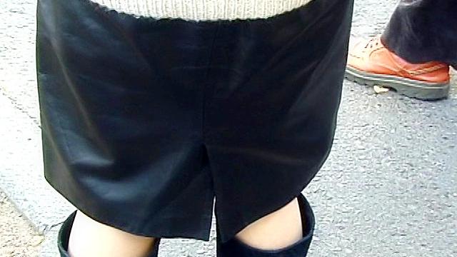 熟女の破廉恥パンティ！！パンティの覗かれる瞬間！