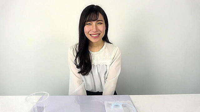 素人娘みさきちゃんのベロ観察・ベロ唾液フェチズム