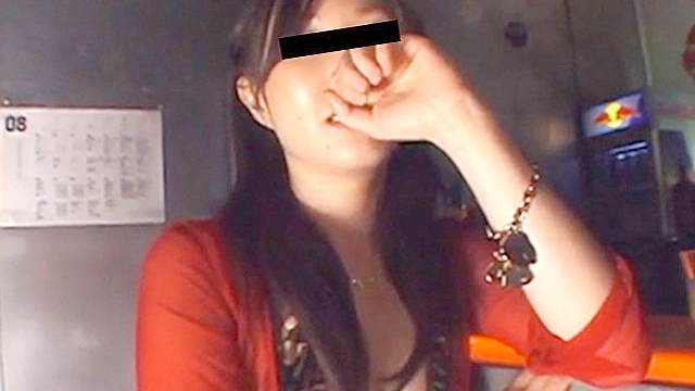 クラブのお姉さんをおっぱいナンパしちゃいました。