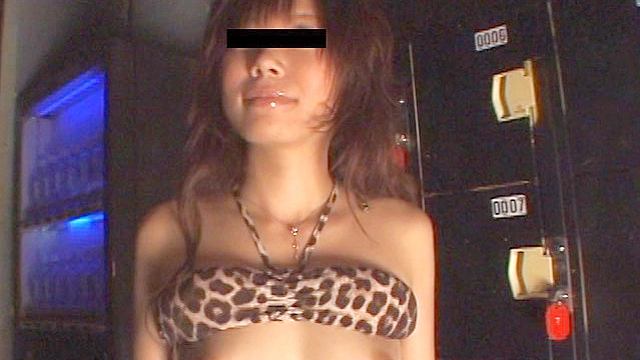 クラブのお姉さんをおっぱいナンパしちゃいました。