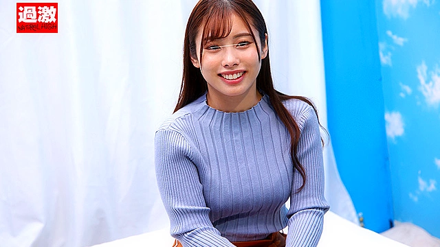 【ヒップ90cmまいちゃん】尻コキマジックミラー号 Tバック尻にチ○ポ爆ズリ！バックで無断でヌルっとナマ挿入！！突然の激ピストンで感じすぎて中出しも許しちゃう巨尻女子大生