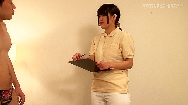 潜入！某アロマセラピスト養成スクールでは実習中にチンポをシゴいてくれるらしい