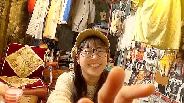 20歳の美少女系のリアル女子大生デリ嬢を呼んでみた！