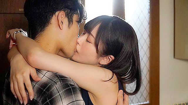 内見にきた新婚夫婦の旦那を寝取って契約成立させる不動産レディの生ハメ中出し営業 青空ひかり