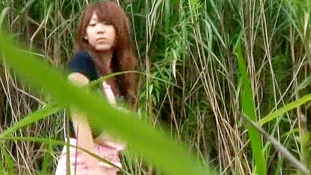公衆トイレが無くて野外放尿してる女をこっそり隠し撮りした後、突撃してマ○コをさわる！DX30名3時間20分