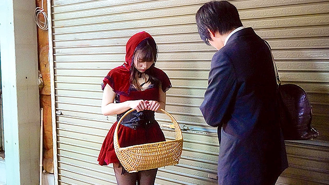 オモチャ売りの少女 さつき芽衣