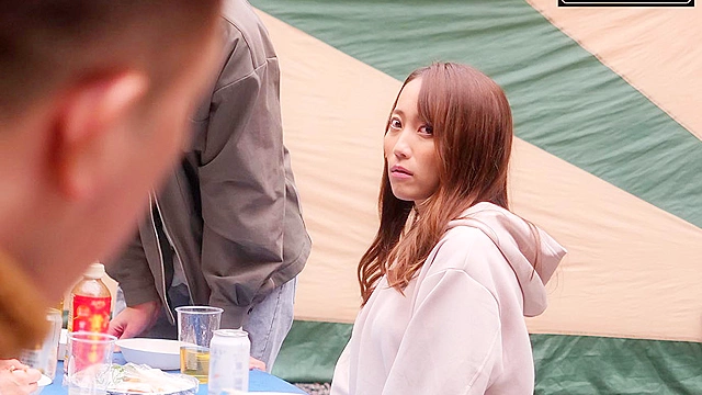 同窓会で10年ぶりに再会した元カノに乳首リードを付けて連れ回し催○露出セックス 倉多まお