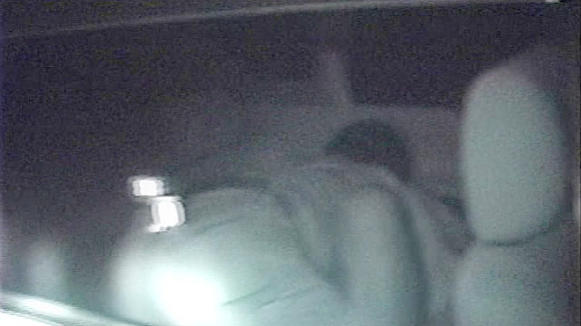 ○撮 不自然に揺れる車の中では…3