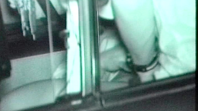 ○撮 不自然に揺れる車の中では…3