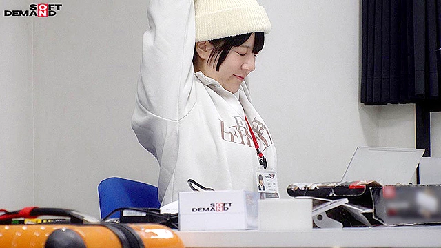 業務時間内のトイレ休憩中に声をガマンしながらもこっそり絶頂していたSOD女子社員7名隠し撮り