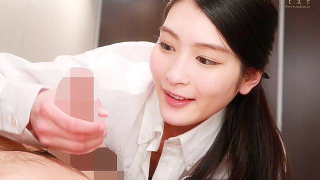 ゲリラ豪雨の夜に憧れの女上司と会社で2人きり…帰れなくなった僕らは朝までSEXしまくった 本庄鈴