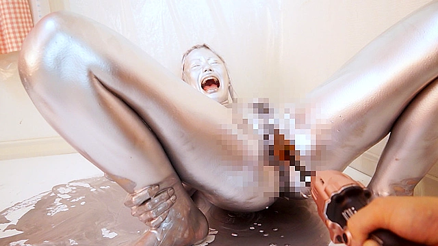 METALLIC BODY PAINTING 004