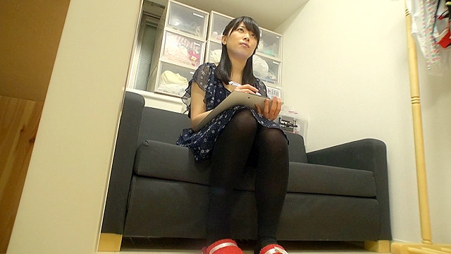アイドル事務所にアルバイトに来た地味だけど可愛い女の子をセクハラ三昧！ かりん R-18
