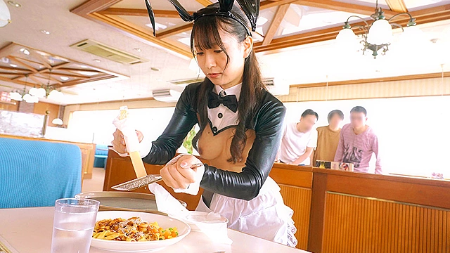 羞恥！おっぱいや膣穴尻穴までも視姦された私…日給8万円だけど制服が逆バニーなファミレスアルバイト！3