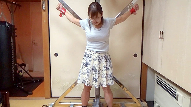 元超有名女優マネージャーくすぐり○問