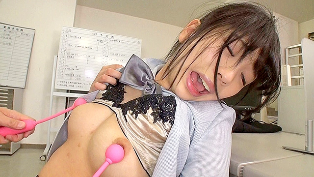 乳首だけでイケるオンナってエロくね？日本人女性人口比率1％の奇跡の目撃者に貴方はなる…！