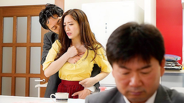 美人妻の過ち 東凛
