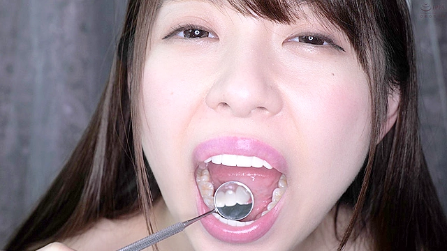 激カワ女優 あおいれなチャンの口内・のどちんこ動画！乳首オナニー付き！