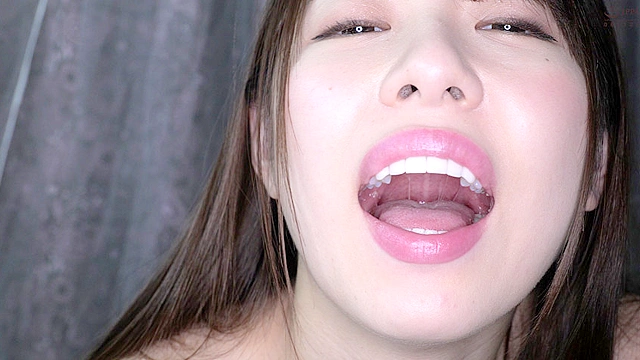 激カワ女優 あおいれなチャンの口内・のどちんこ動画！乳首オナニー付き！