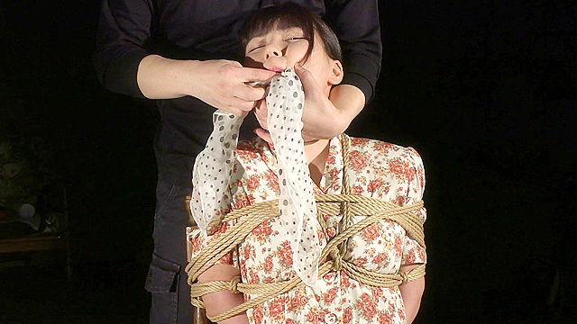 縄の淫花 有加里ののか