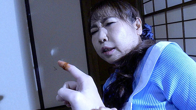 背徳の親子糞 母さんの臭いお尻の穴を嗅ぐ初めての男… 大島若菜
