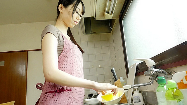 「いきなりバッククンニされ感じてしまった巨尻妻は中出し後背位セックスも拒めない」VOL.1