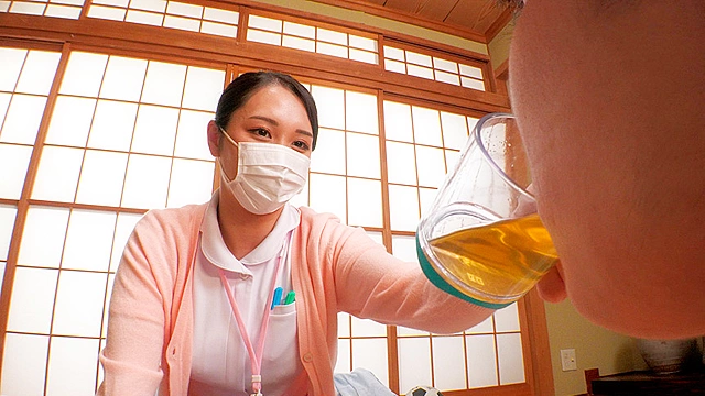 美人訪問ナースの○性スカトロ看護 れいか