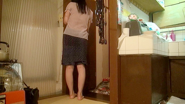 覗き！和式便所100連発！！！！！！！！ かすかな女の吐息と恥ずかしい音を聞いてみませんか？