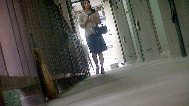 素人四畳半生中出し130 人妻 紗代子 32歳