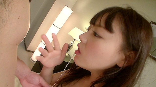 「凄い気持ちいいんだもん…キス…」 おじさん食堂03 キスするとすっごい濡れちゃうんです…と告白する位に敏感な奥さんの手料理とセックスが二つの意味でオイシイ。 真緒さん（26）