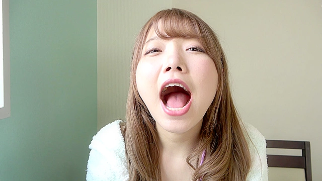 【超激レア】人気女優 夏原唯ちゃんの最新口内・歯フェチ＆オナニー動画！！！