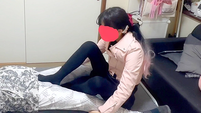 初登場の超逸材！スレンダーS女Ainaちゃんのベッド拘束電気アンマ地獄！
