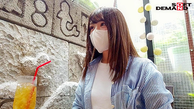 20年間北国育ち─ 無垢な天然もち肌ガールがAVアイドルを夢見て、ひとり東京にやってきた。AV初出演！ 春日えな（仮）20歳