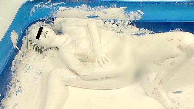 White Painting001