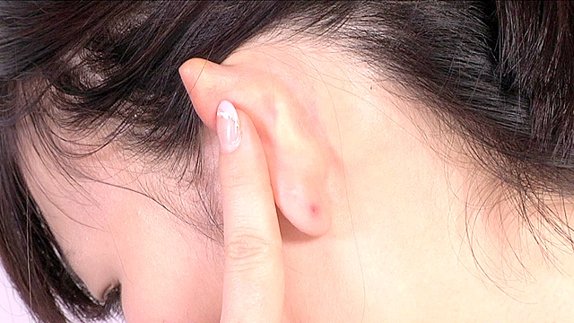 耳フェチ！耳穴観察 愛代さやか