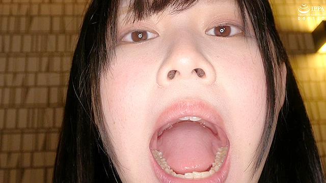 新人モデル エマちゃんの歯・口内・舌ベロを観察してみた