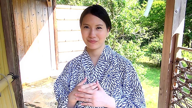 温泉レポートだけのはずが… 素人妻ほろ酔い 温泉ダマし撮り！ 露天で口説いて浮気SEX完全○撮！ CASE3