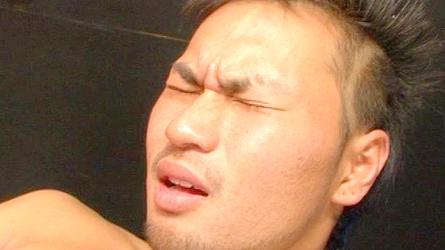 競パンエロ嬲り ～竿師2人に嬲られ2本挿し HARUTO編～